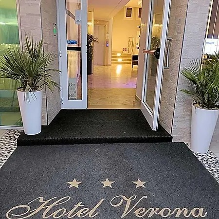 Verona Отель 3*